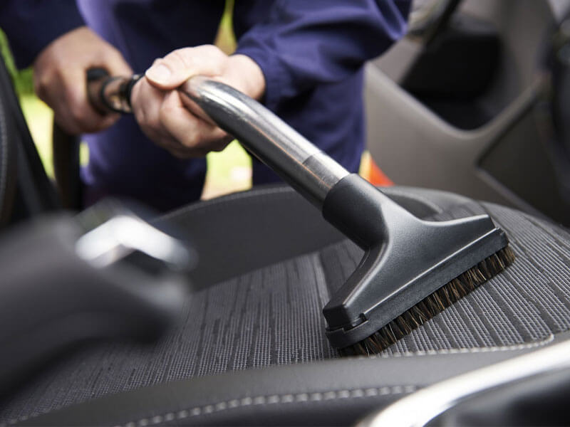 Детално хемиско чистење на седишта во автомобил во Dr Car Wash 
