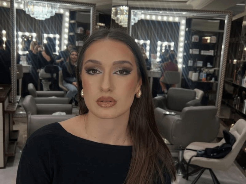 Стандард шминка во Lakshmi
Luxury Beauty Salon